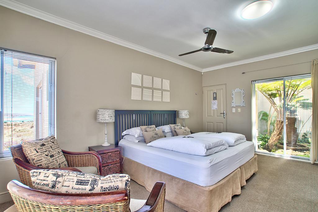 At The Rocks Guesthouse Langebaan Buitenkant foto
